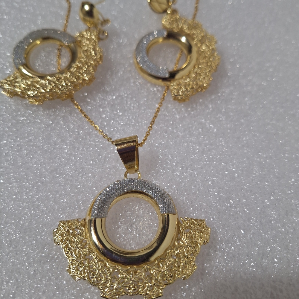 Elegant Gold And Silver Jewelry Set